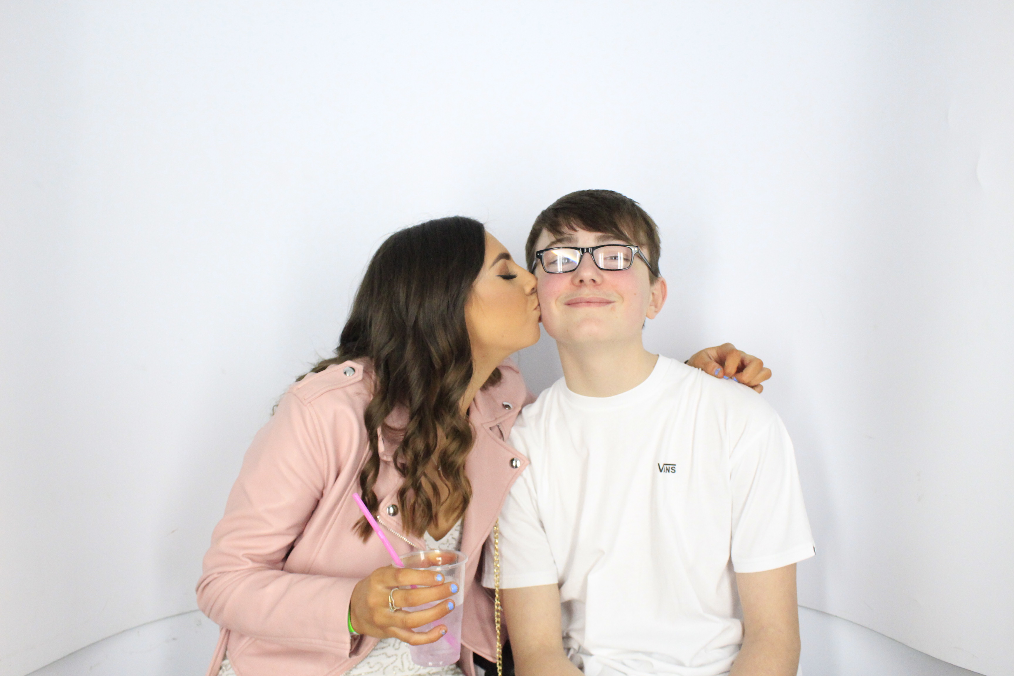 Issy & Alice's 18th Birthday Party | View more photos from the event at gallery.myphotoboothexperience.co.uk/u/MyPhotoBoothExperienceLtd/Issy-Alices-18th-Birthday-Party